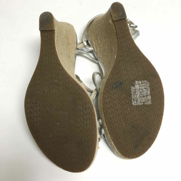 Michael Kors Tote, Sandals & Jewelry Bundle! - Picture 2 of 7